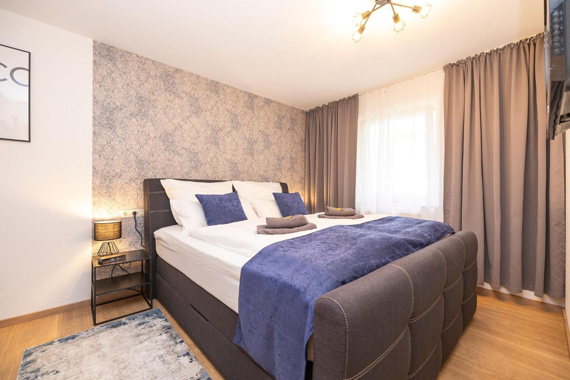 Luxx Home Bc, Zentral - Fuer 4 Personen - Balkon - Parken - Voll Ausgestattete Kueche Biberach an der Riß 外观 照片